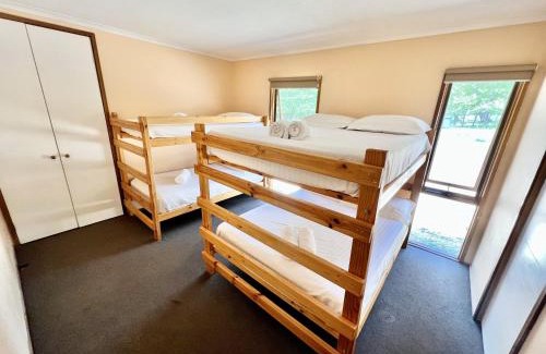 Sawmill Settlement Haus | Albaski Lodge