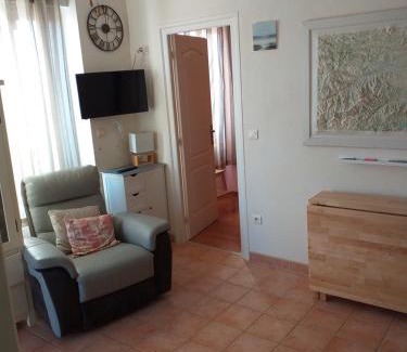 Salses-le-Chateau Wohnung | ALBASUD - Appartement meublé avec terrasse - Salses le Chateau 66
