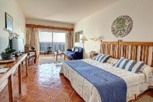 Santa Cruz Hotel | Albatroz Beach & Yacht Club