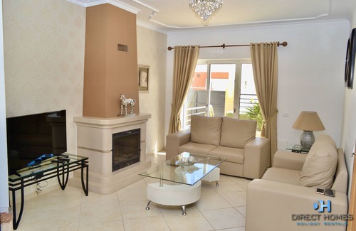 Correeira Haus | Albufeira V4 Townhouse With Private Swimming-pool