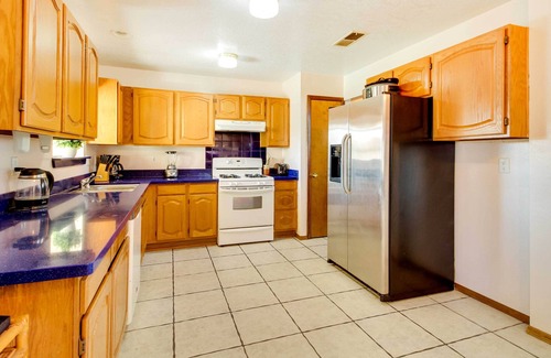 Paradise Hills Civic Haus | Albuquerque Home w/ Spacious Yard & Fire Pit!