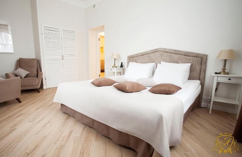 Petrodvortsovy District Hotel | Aleksandriya Peterhof