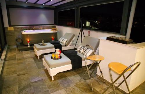 New Kypseli Wohnung | Alex Suite with private jacuzzi
