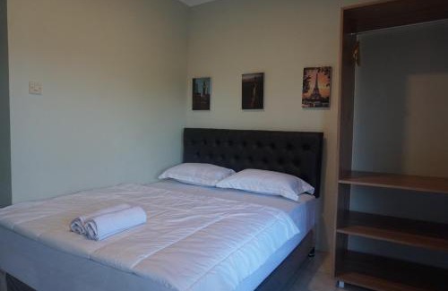 Selong Haus | Alexandria12 Guest House