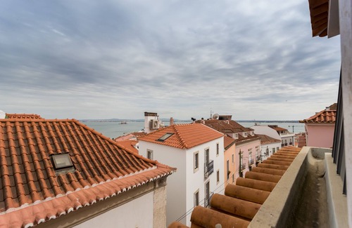 Santo Estevao Wohnung | Alfama Modern Two-Bedroom Apartment w/ River View and Parking - by LU Holidays