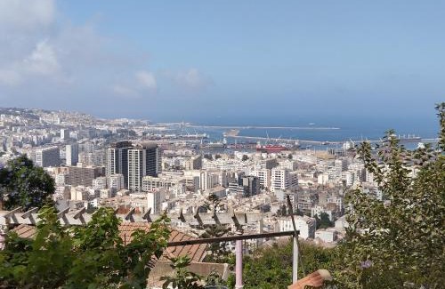 El Madania Villa | Alger avec vue imprenable sur la Baie d'Alger Piscine Balcon Terrasse