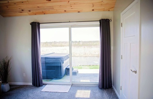 Horton Haus | All Sports Big Wolf lake house that sleeps 12!