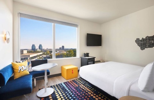 Sandy Springs Hotel | Aloft Atlanta Perimeter Center