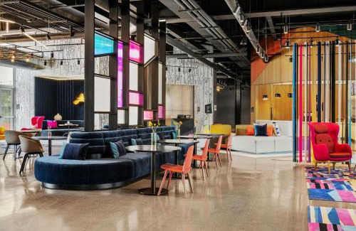 Rolling Meadows Hotel | Aloft Chicago Schaumburg