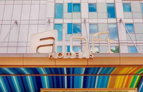 Queens Hotel | Aloft New York LaGuardia Airport