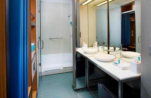 Primos Secane Hotel | Aloft Philadelphia Airport