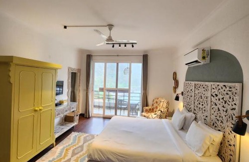 Tapovan Wohnung | Aloha Ganga view 2BHK Apartment by Almost Heaven