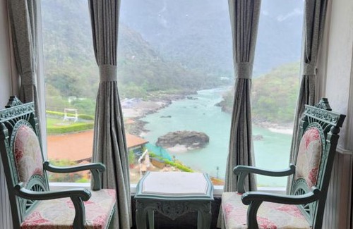 Tapovan Wohnung | Aloha Ganga view 2BHK Apartment by Almost Heaven
