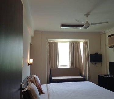 Tapovan Wohnung | Aloha on the Ganges Ganga View with Infinity Pool 2BHK 305 by Almost Heaven