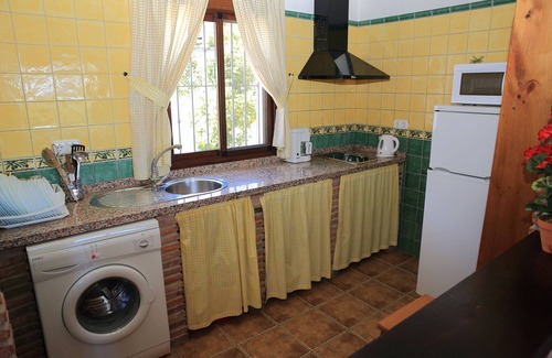 Vinuela Haus | Alojamientos Huetor