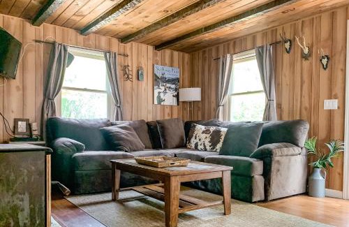 The Bluffs Haus | Alpen Suite in Ossippee