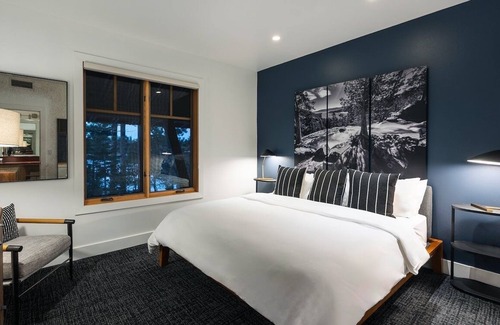 Truckee Hotel | Alpine Adventure Awaits: 2 Comfy Rooms Near Lake Tahoe - Pets Welcome!