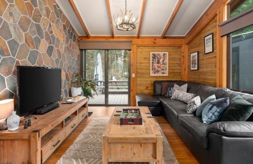 Merrijig Haus | Alpine Creek House and Cabin