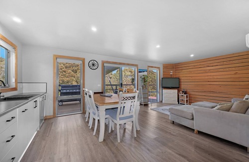 Merrijig Haus | Alpine Edge Retreat - Gateway to Mount Buller