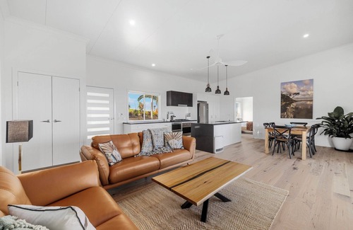 Coffs Harbour Haus | Altitude - Pet-Friendly, Accessible