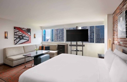 Downtown Chicago Resort | Always a Great Idea To Unwind! Near Chicago Tribune Tower, Pets are Allowed