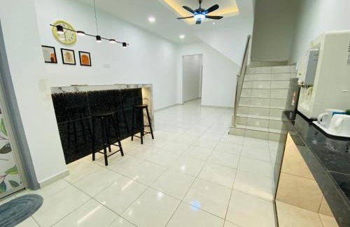 Bukit Bakri Haus | Alyn Home Muar II Wifi Netflix Coway