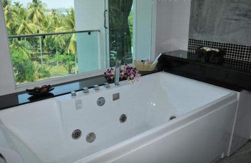 Cherngtalay Hotel | AM Surin Place - SHA Extra Plus