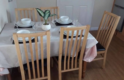 Gorleston-on-Sea Haus | Amama's Cabin by Helot Company