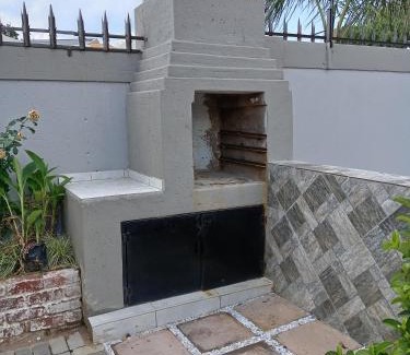 Klerksdorp Haus | AMANI PALMS GUEST HOUSE