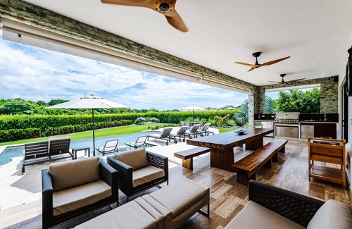 Tamarindo Haus | Amazing Beach Villa on the golf course of Hacienda Pinilla
