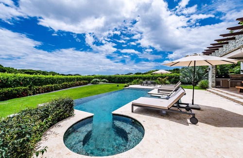 Tamarindo Haus | Amazing Beach Villa on the golf course of Hacienda Pinilla