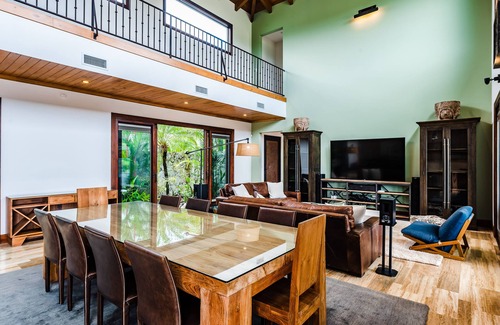Tamarindo Haus | Amazing Beach Villa on the golf course of Hacienda Pinilla