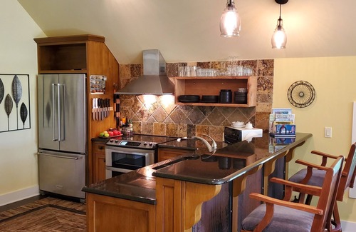 Harbor Springs Hütte | Friedlicher Rückzugsort (mit Garage) im Herzen der Stadt