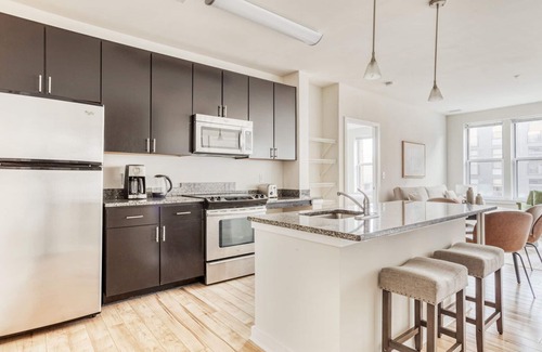 Near Northeast Wohnung | Amazing H Street 2BR w/ W/D & Gym, walk to Union Station, by Blueground