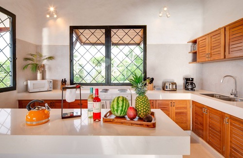 El Cerro Haus | NEUE LISTE, Amazing Hillside Home, neu renoviert mit eigenem Infinity-Pool