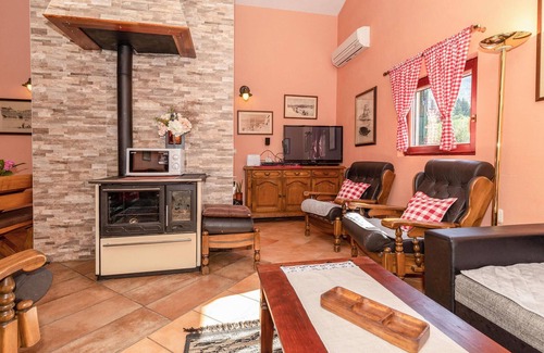 Kula Norinska Haus | Tolles Haus in Desne mit Küche