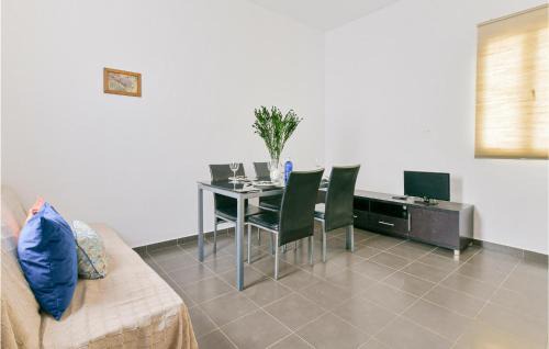 El Coronil Haus | Amazing Home In El Coronil With Wifi