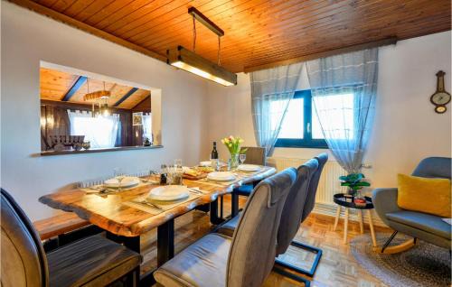 Cestica Haus | Amazing Home In Falinic Breg