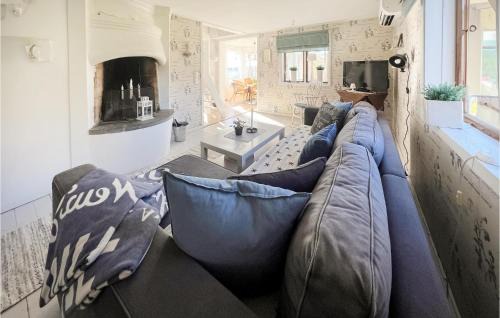 Kopmannebro Haus | Amazing Home In Köpmannebro With Wifi