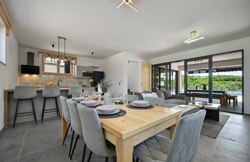 Veliko Trojstvo Haus | Amazing home in Maglenca with sauna