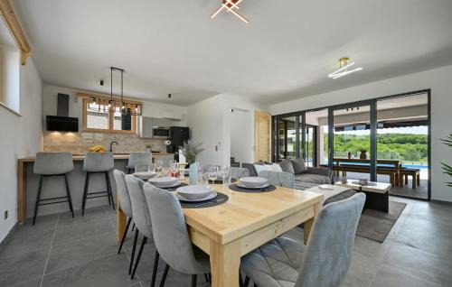 Veliko Trojstvo Haus | Amazing Home In Maglenca With Sauna