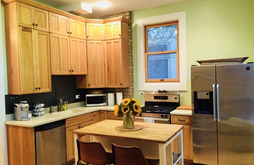 Sheffield Neighbors Haus | Erstaunliches Lincoln Park Rowhouse - Perfekt für Gruppen, Treffen und Cubs-Spiele!