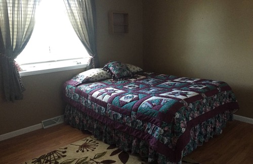 Houghton Haus | neues Zuhause, 4 Jahreszeiten, Blick auf den Kanal, Kamin, schönes Deck, tolle Lage zu Wanderwegen