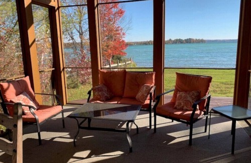 Rapid City Haus | ERSTAUNLICHE Nord Elk Lake Getaway