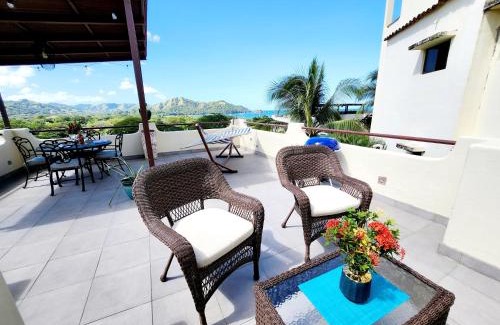 Coco Sunset Hills Wohnung | Amazing Oceanview rooftop terrace walk to beach