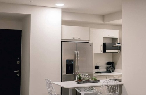 Pavas Haus | amazing view, 20th floor, near the airport.