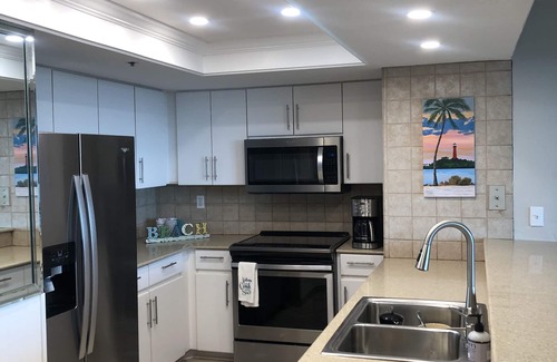 New Smyrna Beach Eigentumswohnung | Amazing View - Ocean Front renovated 2 bdrm condo on New Smyrna Beach