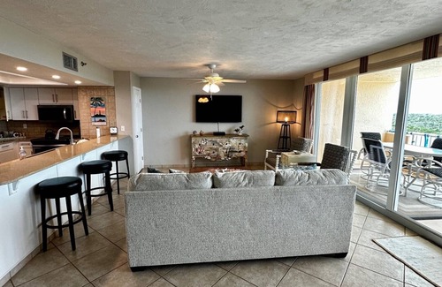 New Smyrna Beach Eigentumswohnung | Amazing View - Ocean Front renovated 2 bdrm condo on New Smyrna Beach