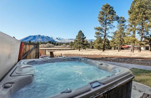 Flagstaff Villa | Amazing Views Central AC 5 ac of Privacy Lawn Games and HOT TUB