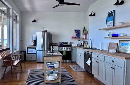 Eastport Wohnung | Amazing Views from Bay View Apartment at The Phoenix on Water Street